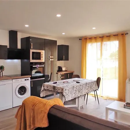 Cosy A Fay-les-etangs: Jardin, Parking, Wi-fi, Equipements Moderness - Fr-1-526-40 Сasa de vacaciones *